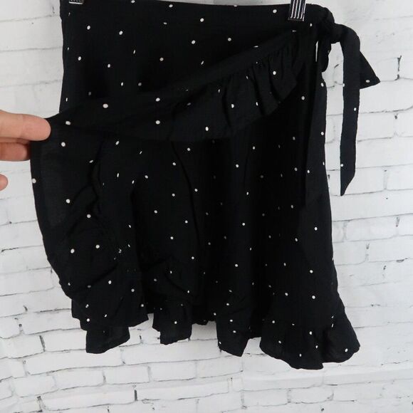 ARIZONA JEAN CO BLACK WITH WHITE POLKA DOT WRAP SKATER SKIRT WITH RUFFLE HEM S - Picture 3 of 5
